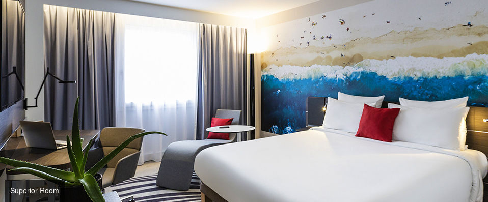 Novotel Bordeaux Centre ★★★★ - A chic getaway to the bustling streets of Bordeaux. - Bordeaux, France