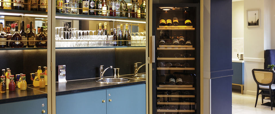 Mercure Paris Notre-Dame Saint-Germain-des-Prés ★★★★ - Contemporary comfort in the ultra-trendy Latin Quarter. - Paris, France