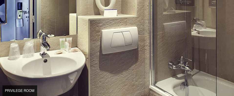 Mercure Paris Notre-Dame Saint-Germain-des-Prés ★★★★ - Contemporary comfort in the ultra-trendy Latin Quarter. - Paris, France