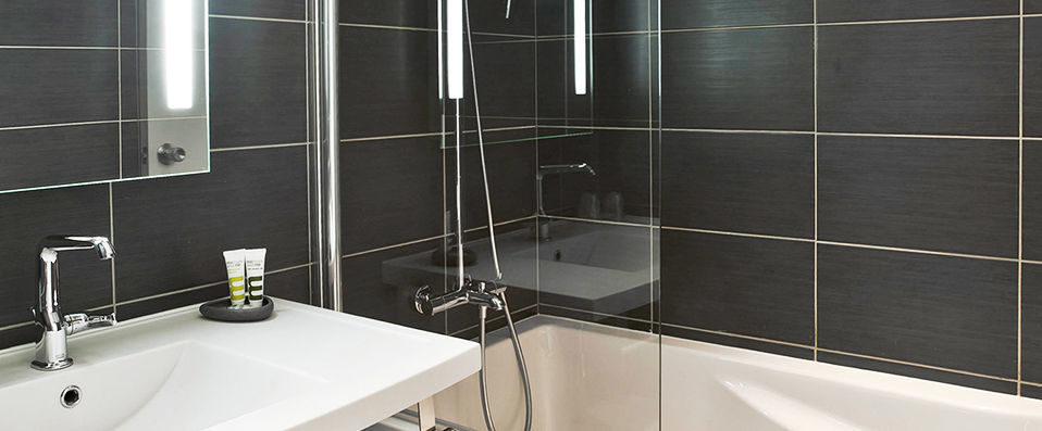 Mercure Tours Nord ★★★★ - Wind down in the charming French city brimming with history. - Tours, France