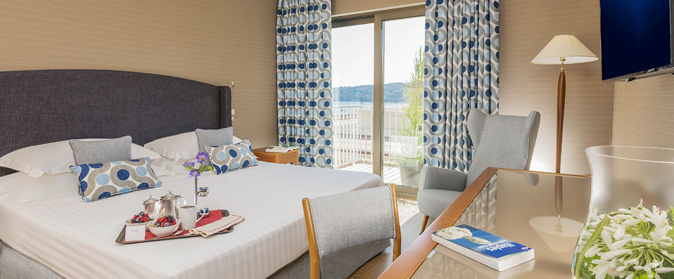Hotel Royal Continental ★★★★ - Treat your taste buds and eyes to the incredible city of Naples - Naples, Italy