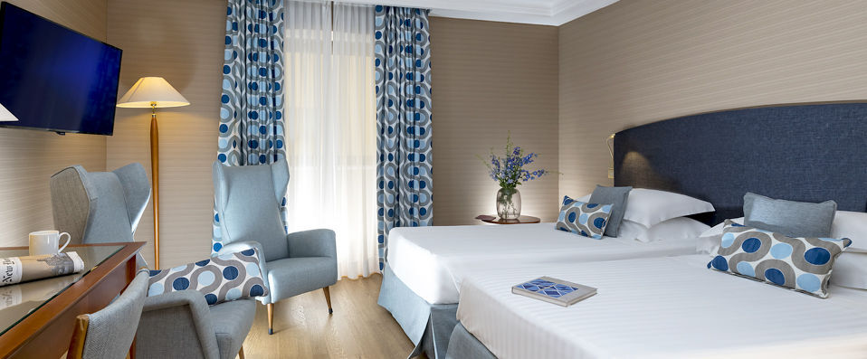 Hotel Royal Continental ★★★★ - Treat your taste buds and eyes to the incredible city of Naples - Naples, Italy