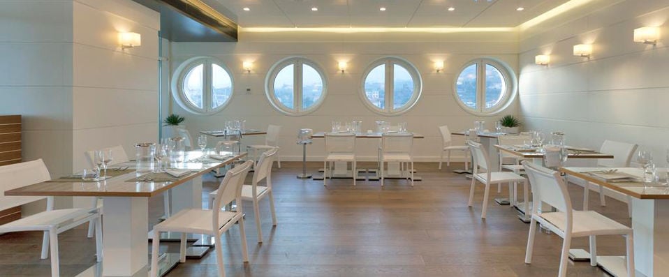 Yacht Club Marina di Loano - Un hôtel pour naviguer au cœur d’une Marina. - Ligurie, Italie