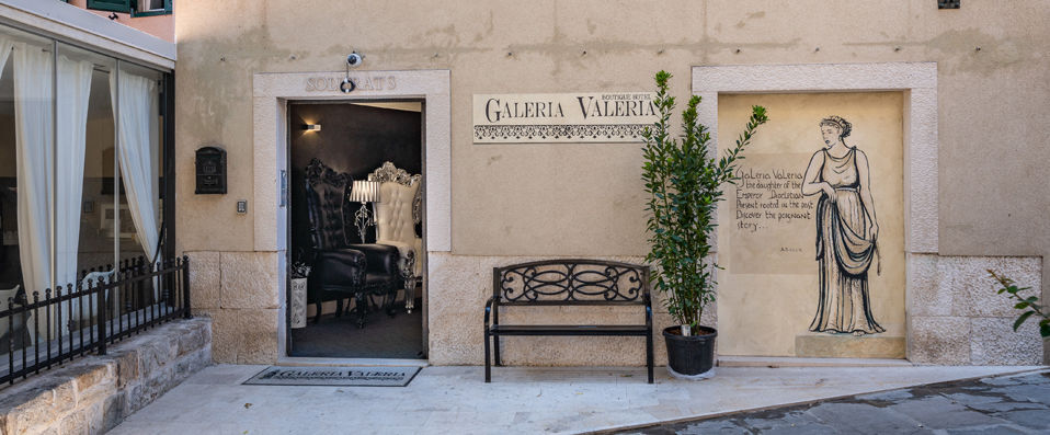 Galeria Valeria Seaside Downtown ★★★★ - A split between traditional and modern settings in the Mediterranean city of Split! - Split, Croatia