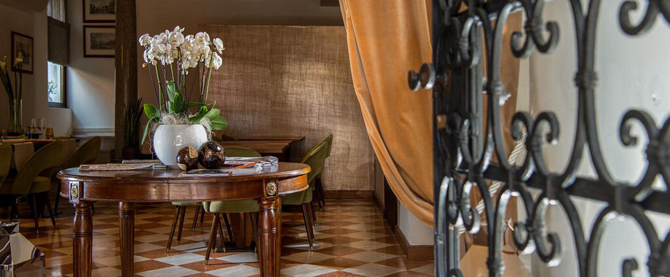 SHG Hotel Salute Palace - A Venetian palace rich with history and adorned in modern luxury. - Venice, Italy