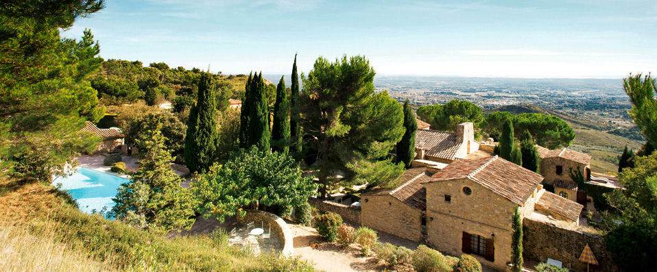 Abbaye de Sainte Croix ★★★★ - Soleil & sérénité au cœur de 20 hectares de pinède et de garrigue. - Salon-de-Provence, France