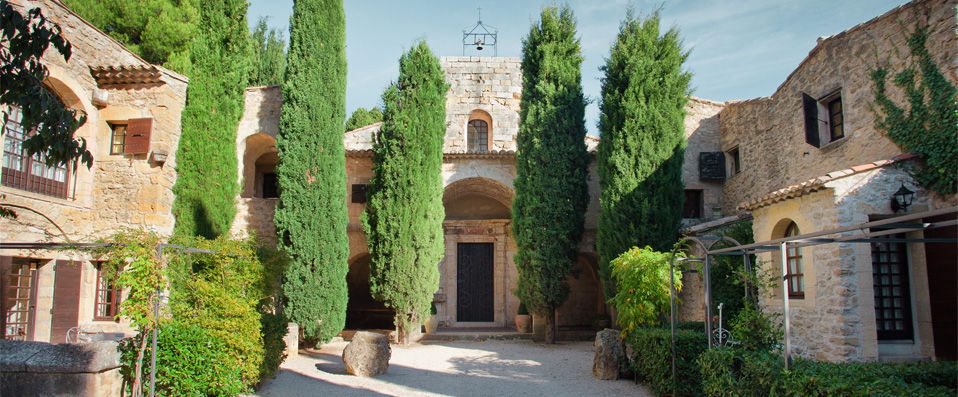Abbaye de Sainte Croix ★★★★ - Soleil & sérénité au cœur de 20 hectares de pinède et de garrigue. - Salon-de-Provence, France