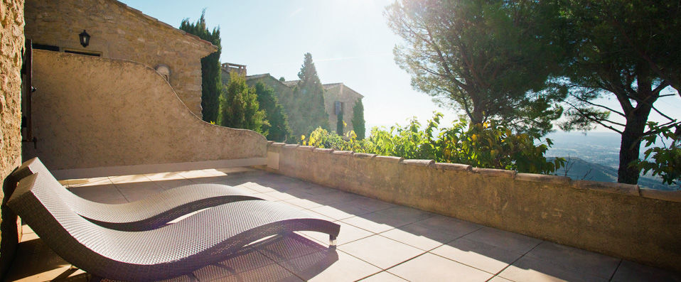Abbaye de Sainte Croix ★★★★ - Soleil & sérénité au cœur de 20 hectares de pinède et de garrigue. - Salon-de-Provence, France