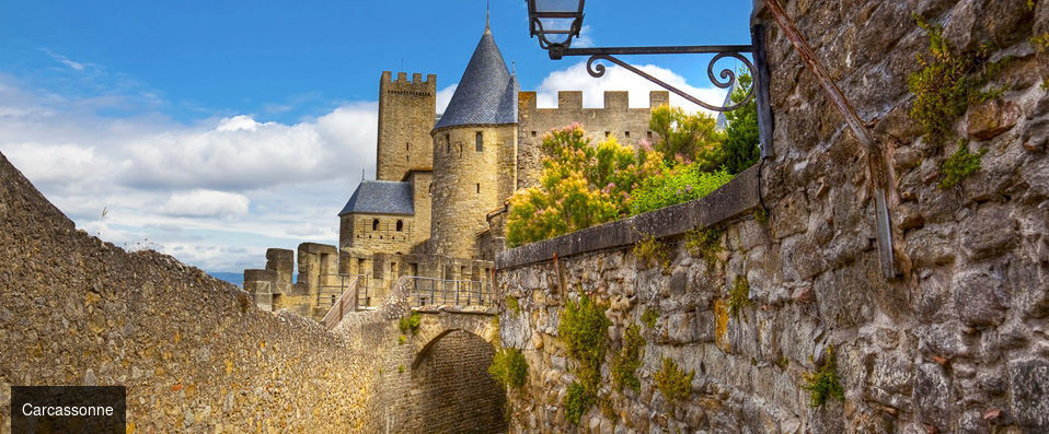 Mercure Carcassonne La Cité ★★★★ - A charming farmhouse lookalike in the French medieval city of Carcassonne. - Carcassonne, France