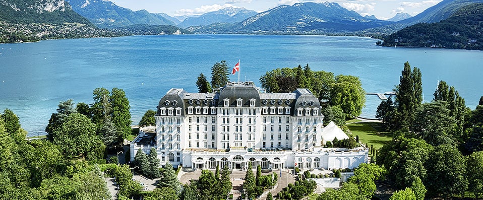 Imperial Palace ★★★★ - Lakeside luxury in the beauty and tranquillity of the French Alps. - Annecy, France