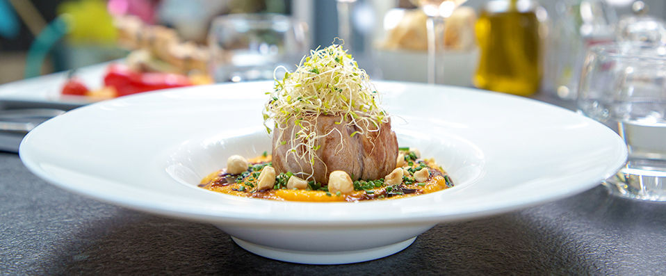 Mercure Cavaillon ★★★★ - Last Minute - Luscious green surroundings in the French town of Cavaillon. - Luberon, France