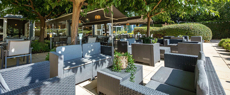 Mercure Cavaillon ★★★★ - Last Minute - Luscious green surroundings in the French town of Cavaillon. - Luberon, France