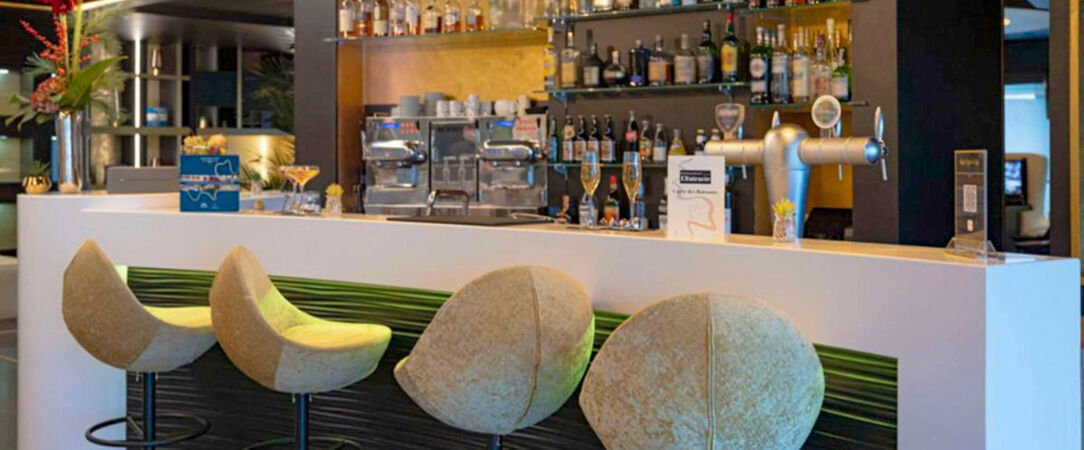 Mercure Orléans Centre Bords de Loire ★★★★ - Dernière minute - Le rouge & le blanc élégants à Orléans ! - Orléans, France