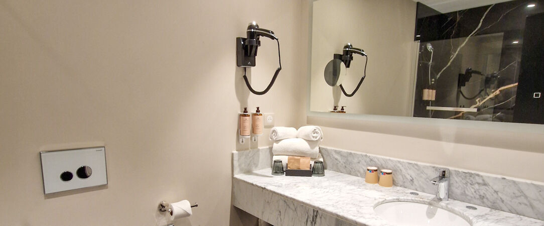 Mercure Orléans Centre Bords de Loire ★★★★ - Dernière minute - Le rouge & le blanc élégants à Orléans ! - Orléans, France