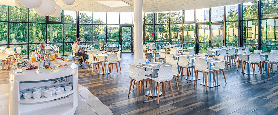 Mercure Poitiers Centre near Futuroscope ★★★★ - Last minute - A fun and vibrant hotel in the Futuroscope Technopole. - Nouvelle-Aquitaine, France