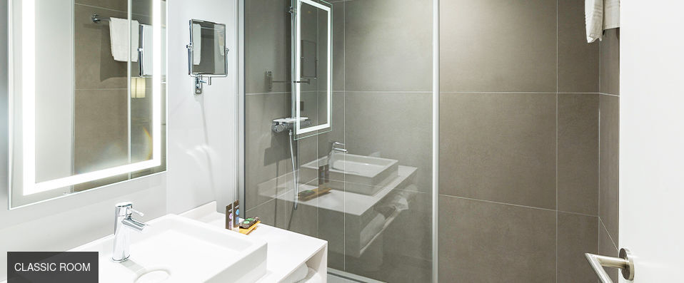 Novotel Poitiers Site du Futuroscope ★★★★ - Last minute - A fun and vibrant hotel in the Futuroscope Technopole. - Futuroscope, France