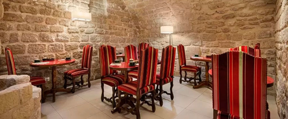 Hôtel Saint-Paul Rive Gauche ★★★★ - A charming 17th century boutique hotel in the Parisian Latin Quarter. - Paris, France