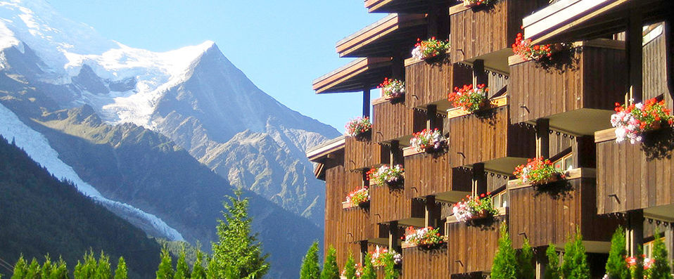 Mercure Chamonix Centre ★★★★ - Last Minute - Rustic chalet-style rooms nestled in a wintry paradise. - Chamonix, France