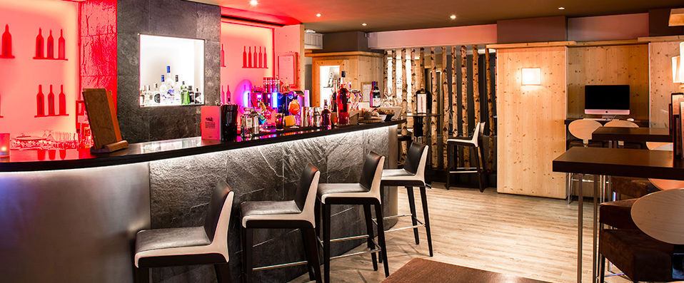 Mercure Chamonix Centre ★★★★ - Last Minute - Rustic chalet-style rooms nestled in a wintry paradise. - Chamonix, France