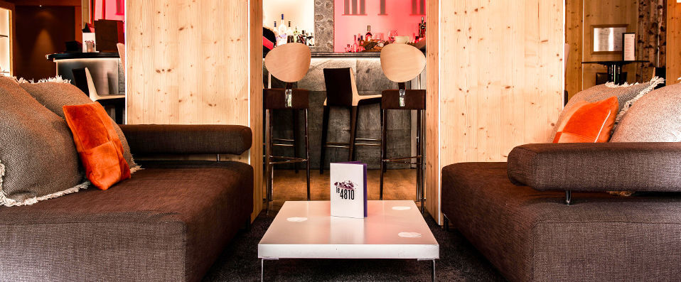 Mercure Chamonix Centre ★★★★ - Last Minute - Rustic chalet-style rooms nestled in a wintry paradise. - Chamonix, France