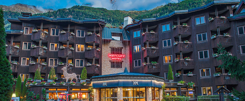 Mercure Chamonix Centre ★★★★ - Last Minute - Rustic chalet-style rooms nestled in a wintry paradise. - Chamonix, France