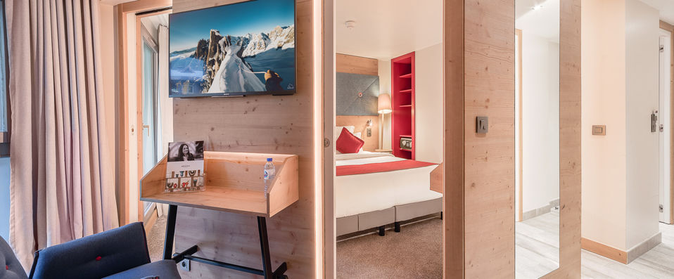 Mercure Chamonix Centre ★★★★ - Last Minute - Rustic chalet-style rooms nestled in a wintry paradise. - Chamonix, France
