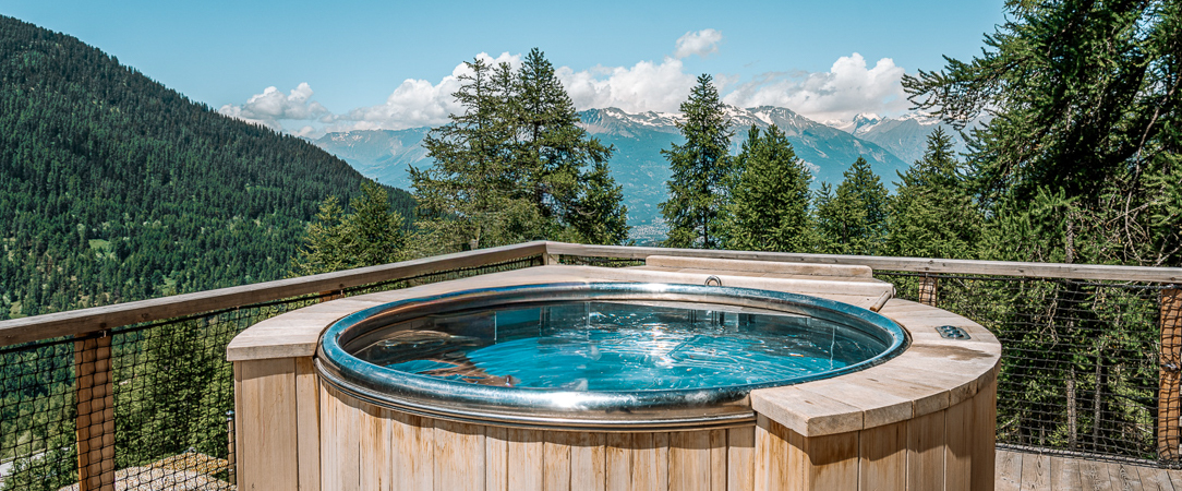 Alpin D'Hôme Hôtel & Spa - Stay in warm, snug d’hômes, creating a unique skiing experience. - Hautes-Alpes, France