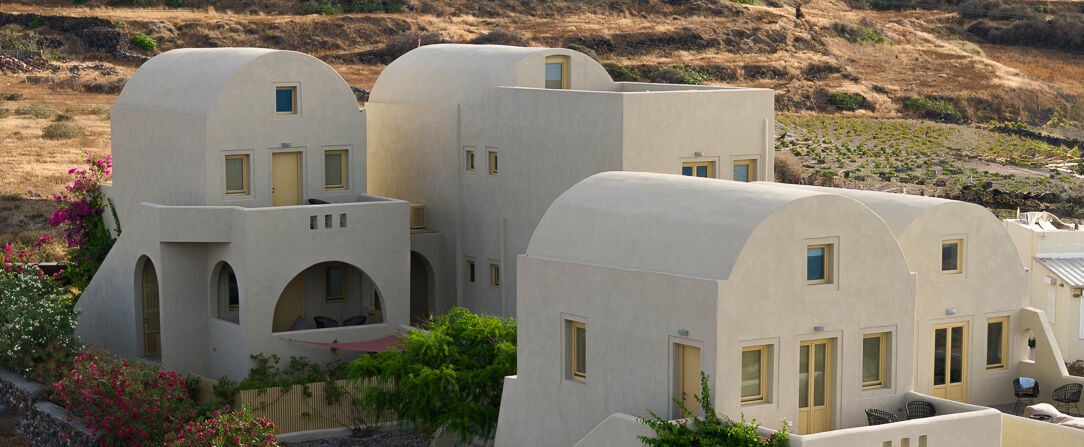 Colombos Beachfront - Santorini's seaside oasis: where waves meet luxury. - Santorini, Greece