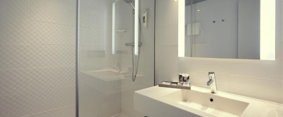 Mercure Orange Centre ★★★★ - Last Minute - Modern meets ancient in the verdant French Provence. - Orange, France