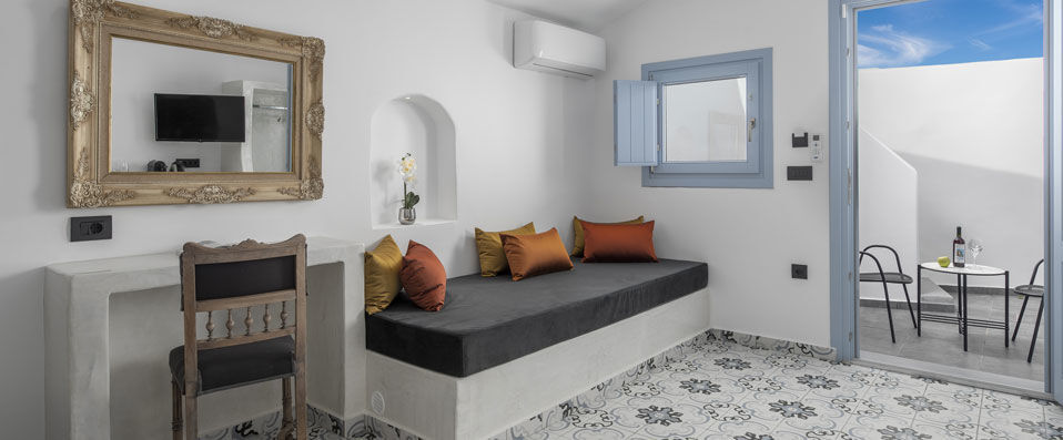 Sole d'oro Luxury Suites - A Cycladic ballad of luxury and relaxation. - Santorini, Greece