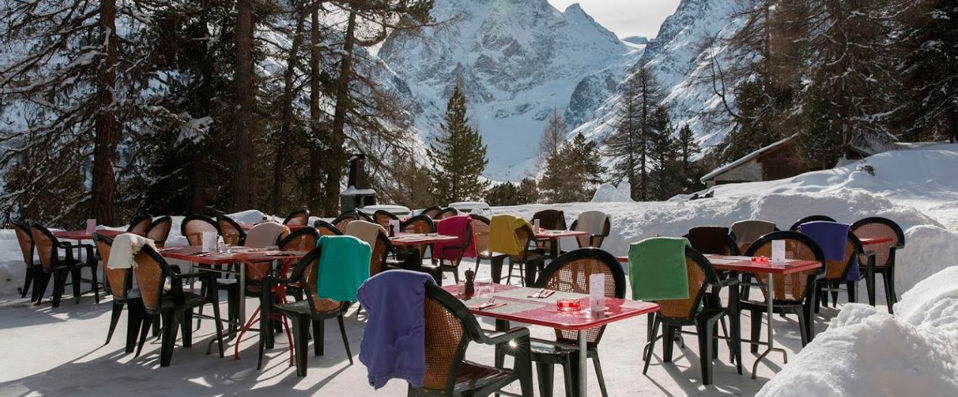 Grand Hôtel & Kurhaus - Le Paradis Blanc entre les monts & forêt suisses. - Arolla, Suisse