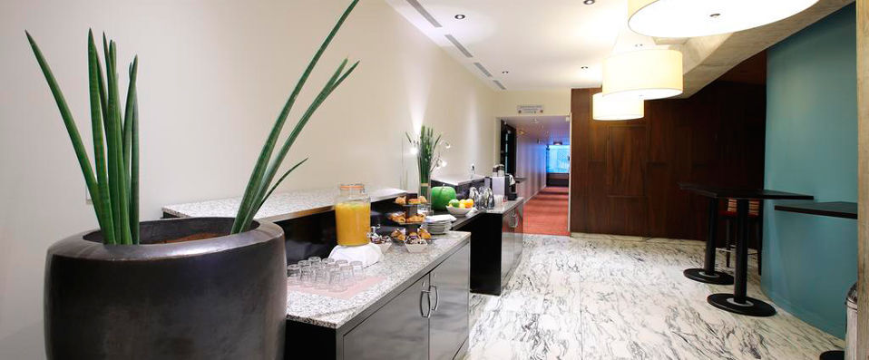 Mercure Grenoble Centre Alpotel ★★★★ - Last Minute - An alpine halo of verdant mountains in Grenoble. - Grenoble, France