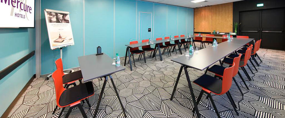 Mercure Grenoble Centre Alpotel ★★★★ - Last Minute - An alpine halo of verdant mountains in Grenoble. - Grenoble, France