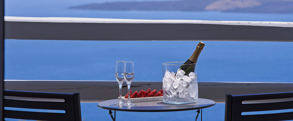 Mr and Mrs White Santorini-Champagne All Inclusive ★★★★ - Paradis bleu dans les îles grecques. - Santorin, Grèce