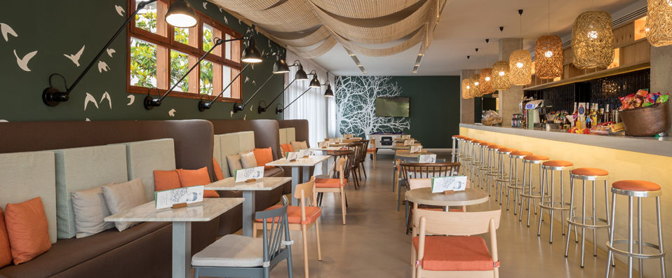 Aqua Hotel Bertran Park ★★★★ - Watch the coastline dance into the horizon in this enchanting Spanish pied-a-terre. - Costa Brava, Spain