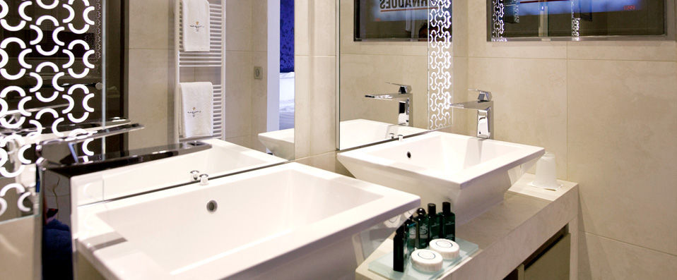 La Villa Maillot Arc de Triomphe ★★★★ - Last Minute - Muted serenity and Parisian sophistication in the heart of the French capital. - Paris, France