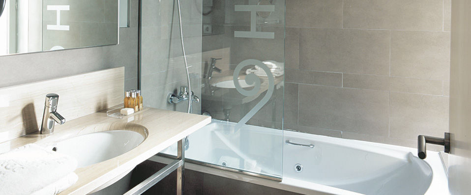 Hotel Sant Roc ★★★★ - Relaxing stay amidst the foothills of the Catalonian Pyrenees. - Lleida, Spain