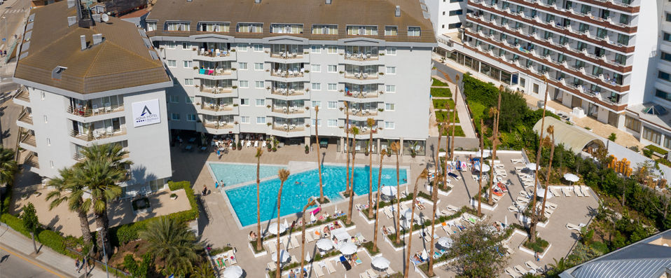 Aqua Hotel Montagut Suites ★★★★ SUP - Relaxing yet adventure-packed stay in Santa Susana. - Barcelona Province, Spain