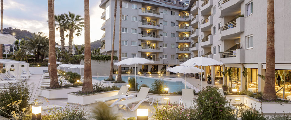 Aqua Hotel Montagut Suites ★★★★ SUP - Relaxing yet adventure-packed stay in Santa Susana. - Barcelona Province, Spain