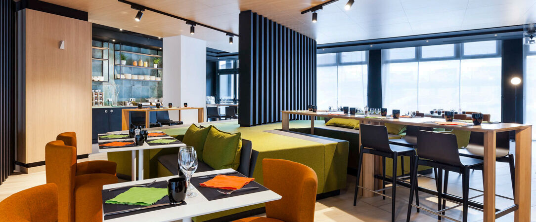 Novotel Tours Centre Gare ★★★★ - A modern and cosy abode nestled in the centre of Tours. - Tours, France