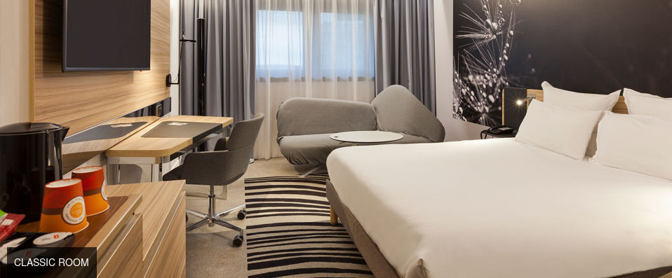 Novotel Tours Centre Gare ★★★★ - A modern and cosy abode nestled in the centre of Tours. - Tours, France