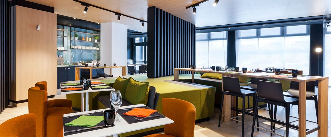 Novotel Tours Centre Gare ★★★★ - Un hôtel VeryChic pour visiter les trésors de Tours & du Val de Loire. - Tours, France