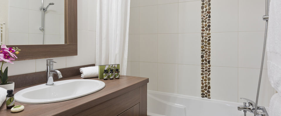 Résidence La Réserve Ferney-Voltaire ★★★★ - Last minute - An elegant and serene residence by the Swiss border. - Ferney-Voltaire, France