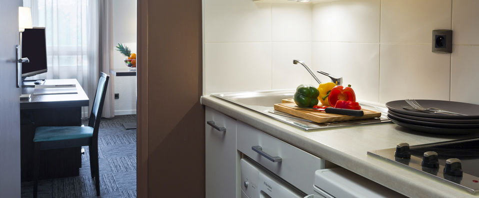 Résidence La Réserve Ferney-Voltaire ★★★★ - Last minute - An elegant and serene residence by the Swiss border. - Ferney-Voltaire, France