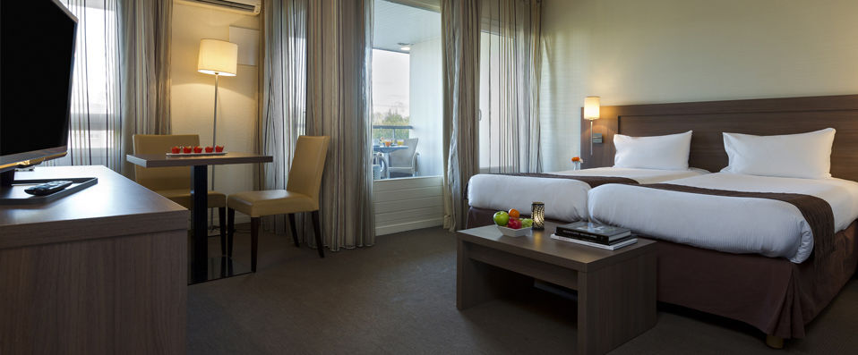 Résidence La Réserve Ferney-Voltaire ★★★★ - Last minute - An elegant and serene residence by the Swiss border. - Ferney-Voltaire, France