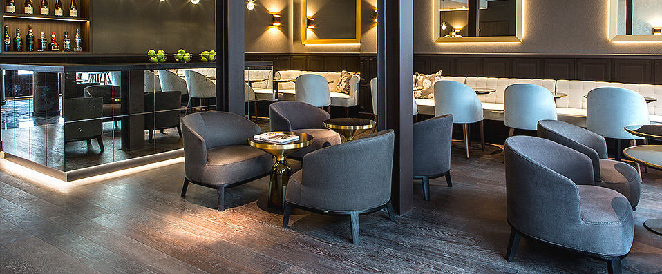 Le Parisis - Paris Tour Eiffel ★★★★ - Last Minute - Romantic Parisian getaway with breath-taking views of the Eiffel Tower. - Paris, France