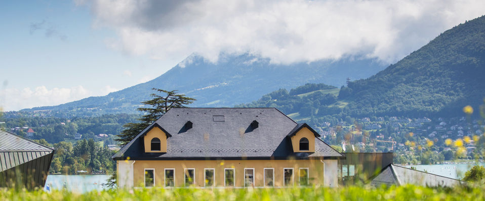 Hotel Le Pélican - A prestigious stay on the banks of Lake Annecy - Annecy, France