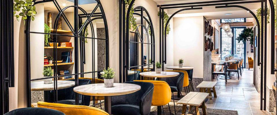 Maisons du Monde Hôtels & Suites ★★★★ - A homely stay in a stylish boudoir by the port of Marseille. - Marseille, France