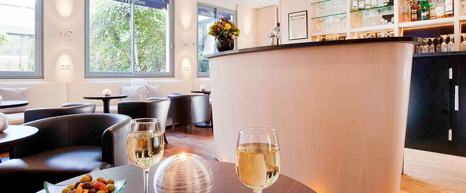 Mercure Paris 15 Porte de Versailles ★★★★ - Last Minute - A chic getaway in Paris’ 15th arrondissement. - Paris, France