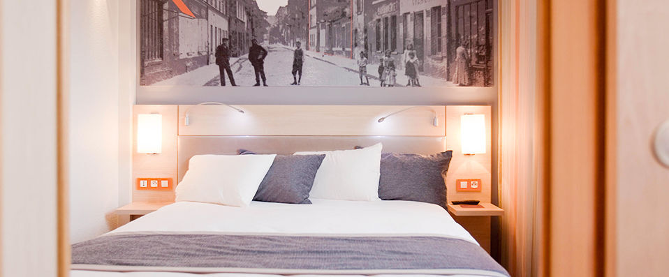 Mercure Paris 15 Porte de Versailles ★★★★ - Last Minute - A chic getaway in Paris’ 15th arrondissement. - Paris, France